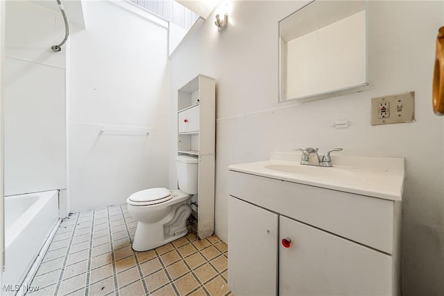 1150 W 5th St, Lorain, OH 44052 - full bathroom with vanity and tile patterned flooring