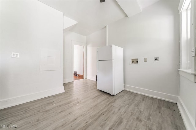 1150 W 5th St, Lorain, OH 44052 - empty room featuring light wood-style flooring