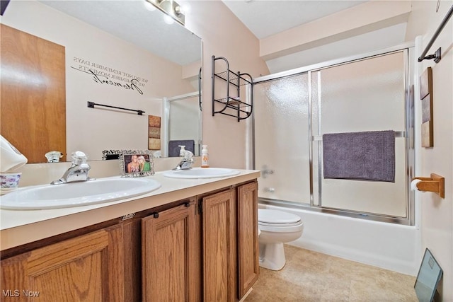 525 Bishop Pl, Berea, OH 44017 - full bath with double vanity and enclosed tub / shower combo