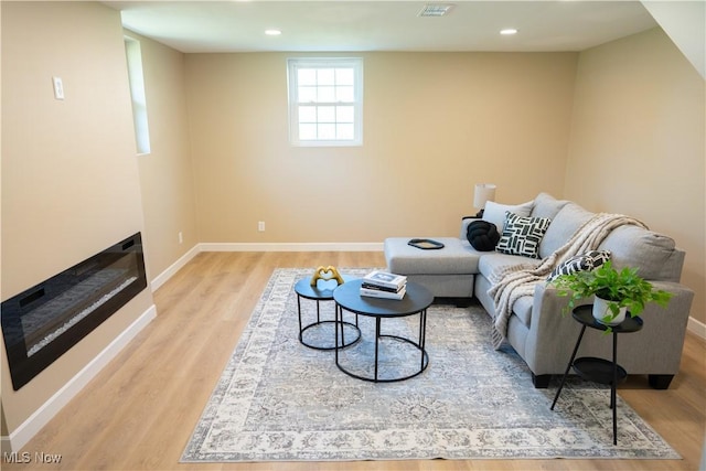 5699 Colgate Ave, Austintown, OH 44515 - living room featuring light wood-style floors and recessed lighting
