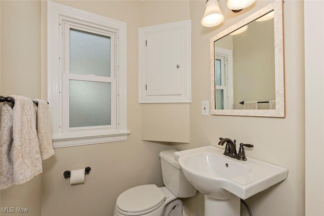 2215 S Belvoir Blvd, University Heights, OH 44118 - half bath with toilet and a sink