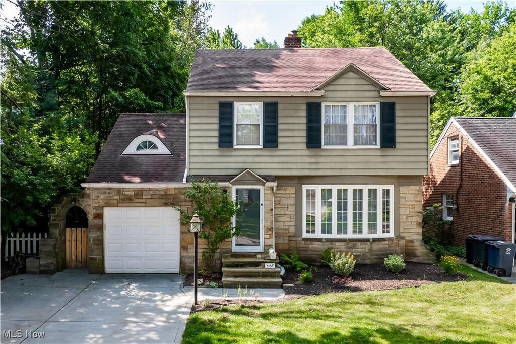 5188 Mayview Rd, Lyndhurst, OH 44124 - photo 1