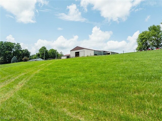 8200 Autumn Rd SW, Bowerston, OH 44695