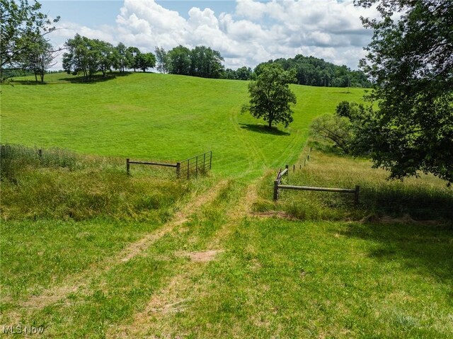 Autumn Rd SW, Bowerston, OH 44695