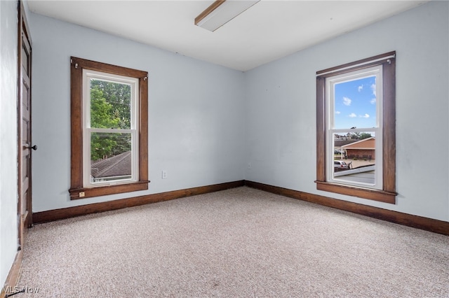 415 N Columbus St, Crestline, OH 44827 - unfurnished room with carpet