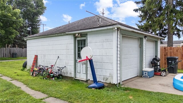 415 N Columbus St, Crestline, OH 44827 - view of detached garage