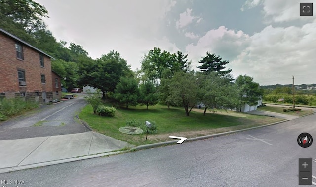 Harding St, Struthers, OH 44471