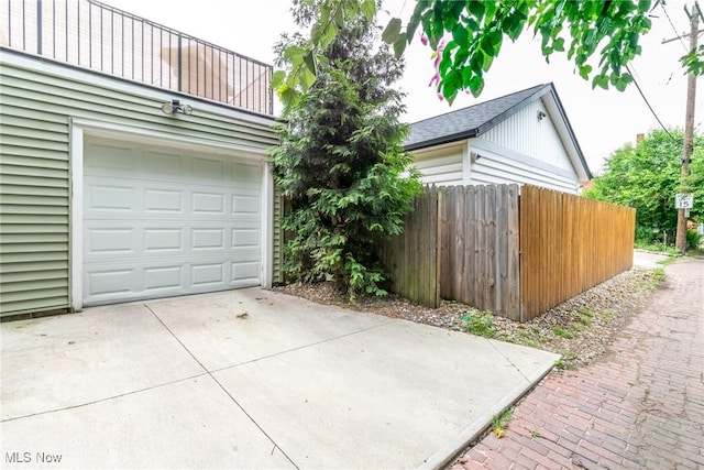 1906 W 47th St, Cleveland, OH 44102 - garage with driveway
