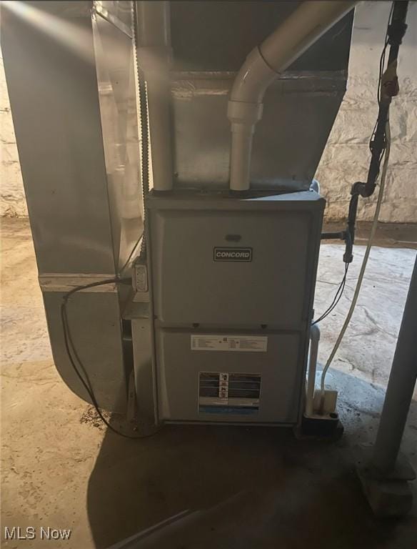 501 W 21st St, Lorain, OH 44052 - utilities featuring heating unit