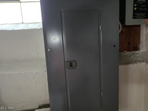 6704 Northcliff Ave, Brooklyn, OH 44144 - detailed view of electric panel