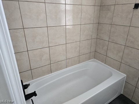 6704 Northcliff Ave, Brooklyn, OH 44144 - full bathroom with a tub