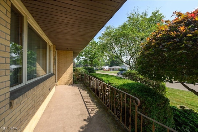 731 Hemlock St NW, Massillon, OH 44647 - view of porch