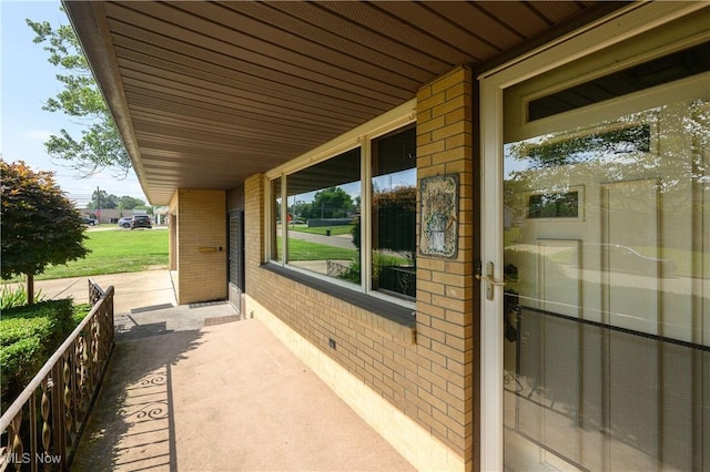 731 Hemlock St NW, Massillon, OH 44647 - view of covered porch