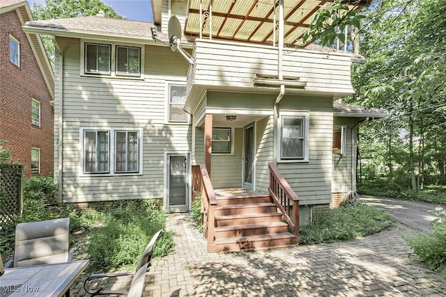 1539 Compton Rd, Cleveland Heights, OH 44118 - rear view of house