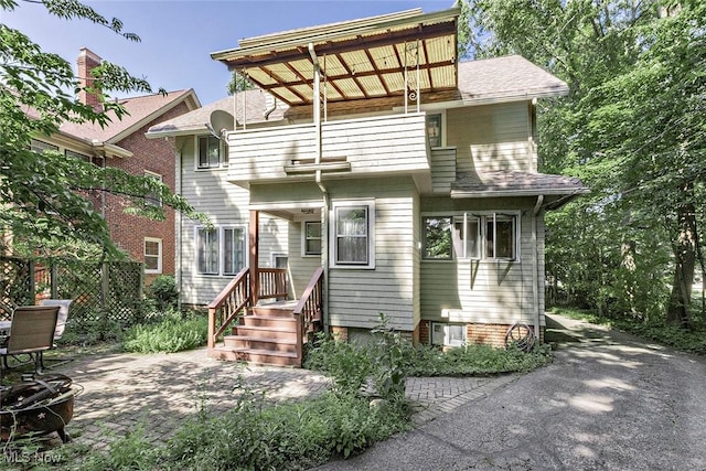 1539 Compton Rd, Cleveland Heights, OH 44118 - back of house with a patio