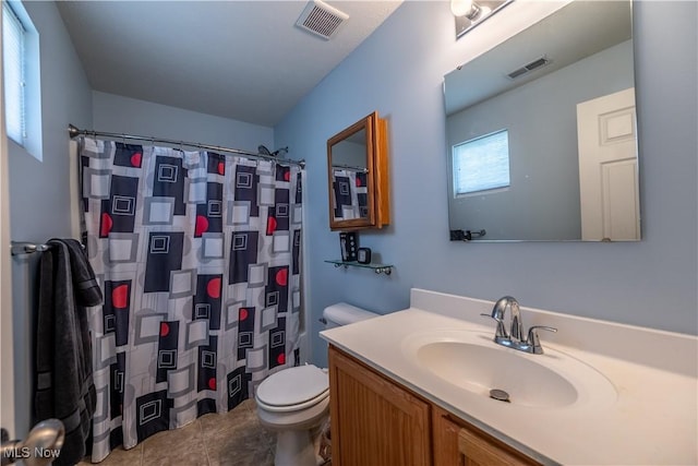 785 Cambridge Ct, Kent, OH 44240 - full bath with vanity, curtained shower, and tile patterned flooring