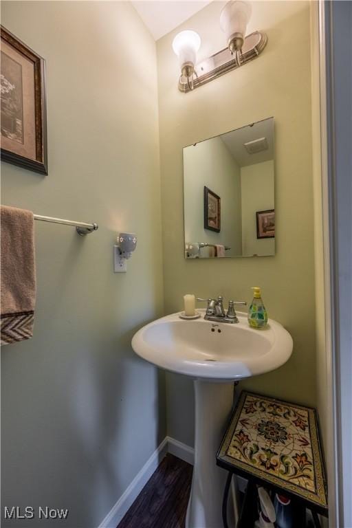 785 Cambridge Ct, Kent, OH 44240 - bathroom with wood finished floors and baseboards