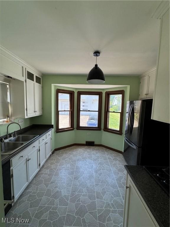 4704 Morningside Dr, Cleveland, OH 44109 - photo 9