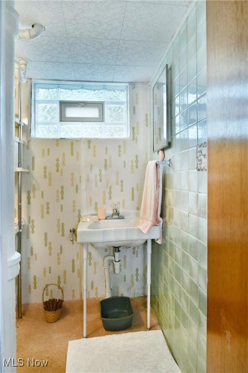 3787 Helsey Fusselman Rd, Southington, OH 44470 - bathroom with wallpapered walls