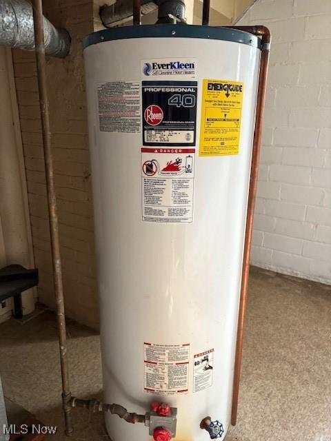 19510 Gardenview Dr, Maple Heights, OH 44137 - utility room featuring water heater