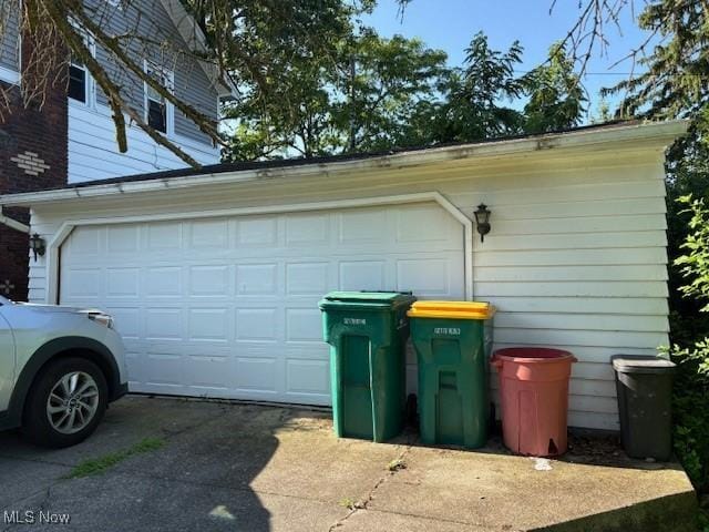 19510 Gardenview Dr, Maple Heights, OH 44137 - view of garage