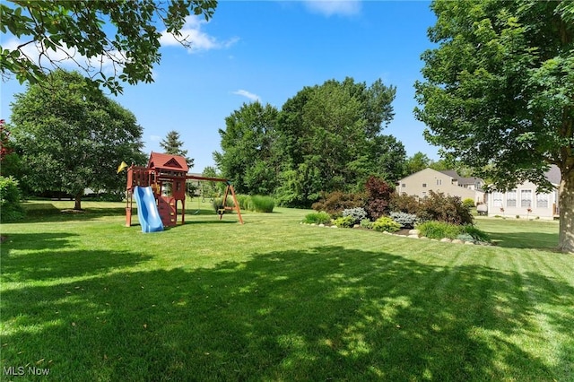 184 Creekledge Ln, Copley, OH 44321 - view of grassy yard