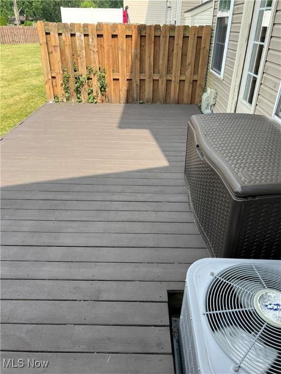116 Ledgestone Ct, Berea, OH 44017 - view of wooden terrace