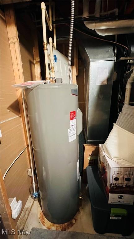 116 Ledgestone Ct, Berea, OH 44017 - utilities featuring water heater