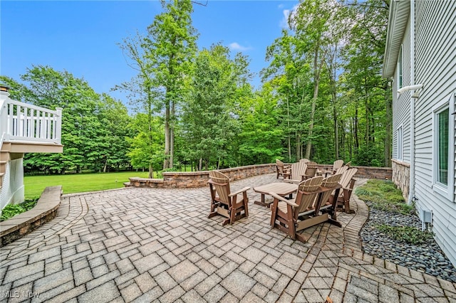 11275 Beechnut Ln, Chardon, OH 44024 - view of patio / terrace