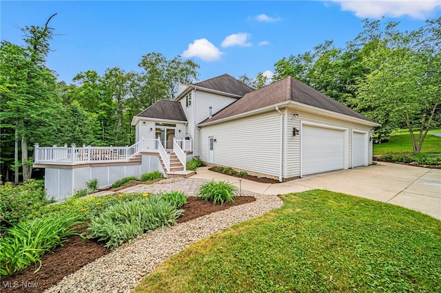 11275 Beechnut Ln, Chardon, OH 44024 - view of front facade featuring a wooden deck, a front lawn, cooling unit, and a shingled roof