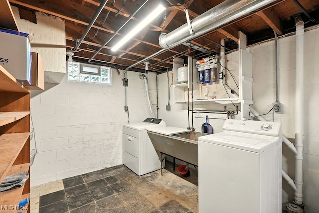 3692 Orchard St, Mogadore, OH 44260 - laundry room featuring washing machine and dryer