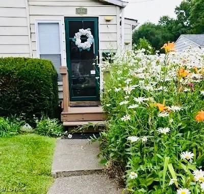 134 E Summit St, Alliance, OH 44601 - doorway to property
