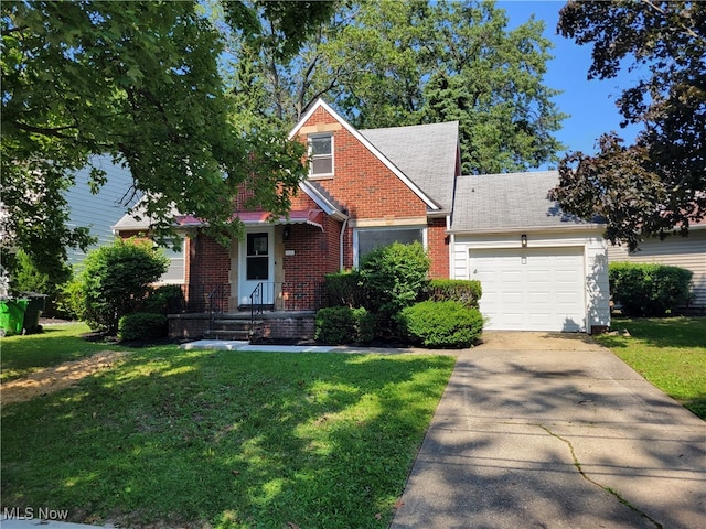 5661 Saxon Dr, Garfield Heights, OH 44125 - photo 1