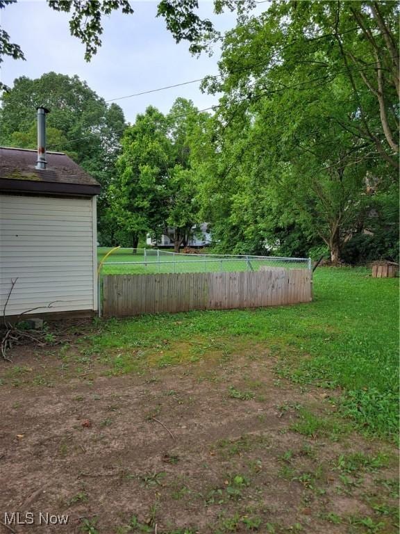 217 E 4th St, Warsaw, OH 43844 - view of yard