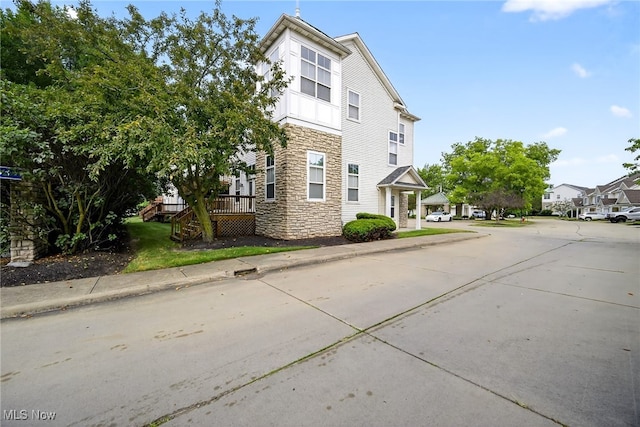 17639 Wildwood Ln, Cleveland, OH 44119 - photo 3