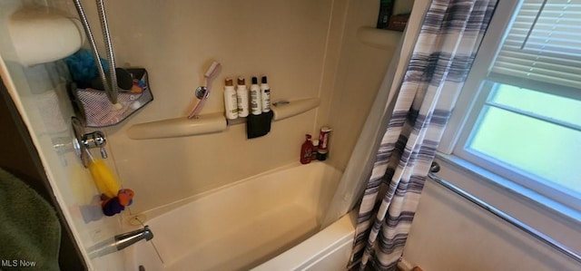 963 Chelston Rd, South Euclid, OH 44121 - bathroom featuring shower / bath combo