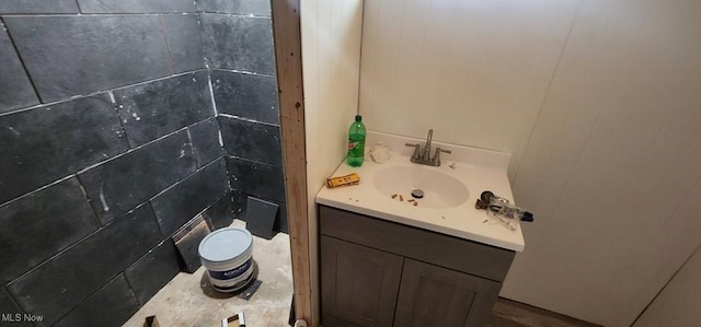 963 Chelston Rd, South Euclid, OH 44121 - full bath with vanity and a shower