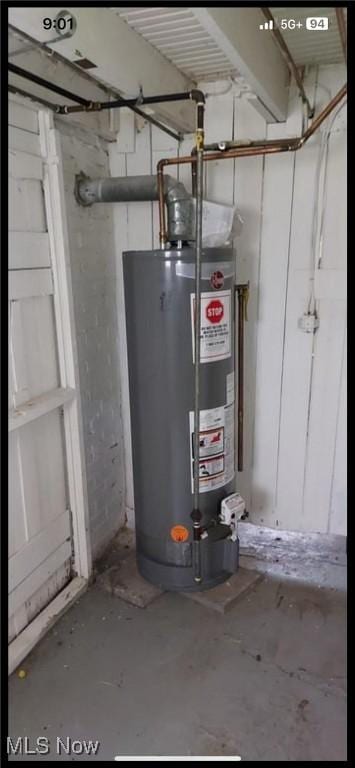1405 Brandon Ave, Akron, OH 44305 - utility room with gas water heater