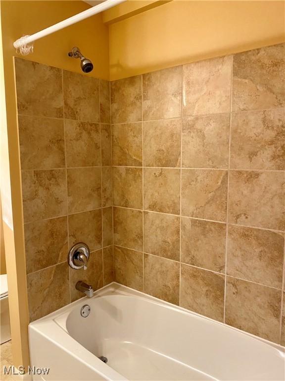17079 Cats Den Rd, Chagrin Falls, OH 44023 - full bathroom featuring  shower combination and toilet