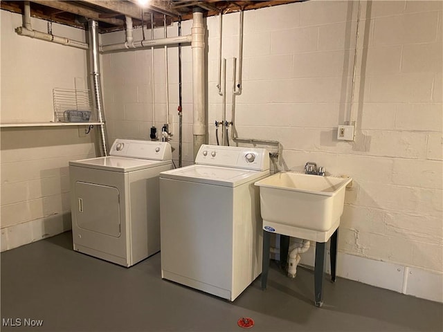 17079 Cats Den Rd, Chagrin Falls, OH 44023 - washroom with washing machine and clothes dryer