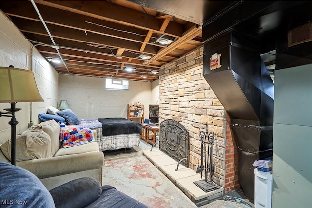 1433 Raleigh Blvd, Copley, OH 44321 - living room with unfinished concrete flooring