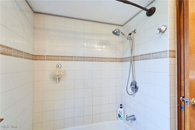 1433 Raleigh Blvd, Copley, OH 44321 - bathroom featuring tub / shower combination