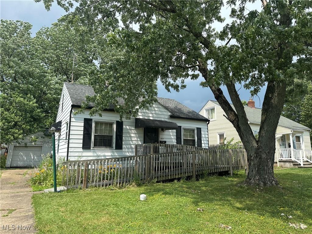 211 Adams Ave, Cuyahoga Falls, OH 44221 - photo 1