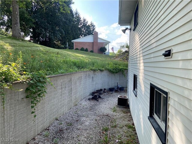 100 Crestview Dr, Newcomerstown, OH 43832 - view of yard