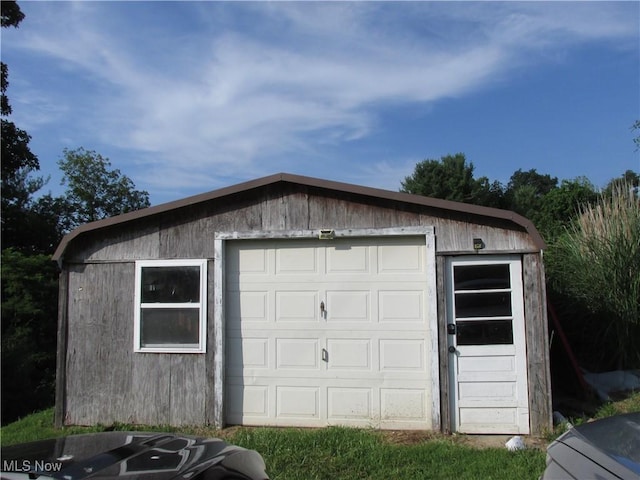 114 Quail Ln, Saint Marys, WV 26170 - view of garage