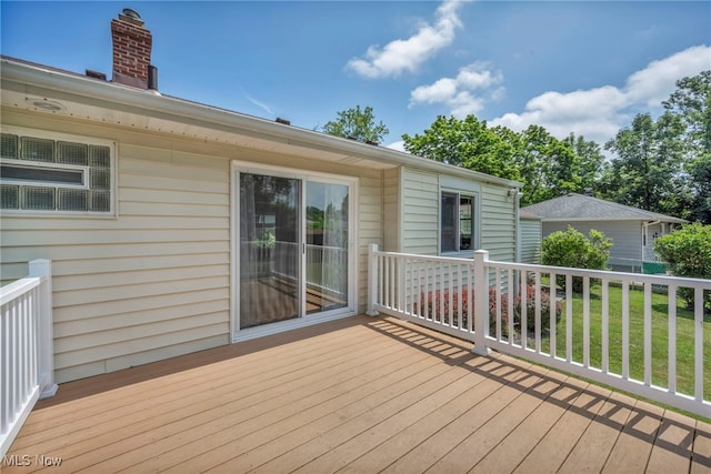 484 E 319th St, Willowick, OH 44095 - deck with a yard