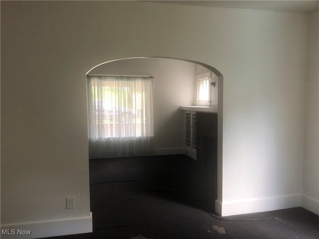 204 Beech Rd, Weirton, WV 26062 - detailed view of carpet floors and arched walkways