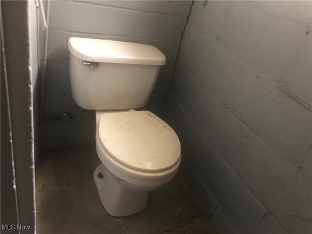 204 Beech Rd, Weirton, WV 26062 - bathroom featuring toilet