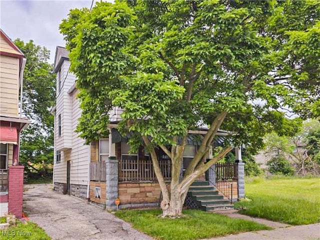 10523 Helena Ave, Cleveland, OH 44108 - photo 3