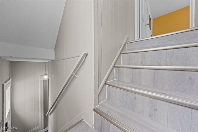 1411 E 47th St, Cleveland, OH 44103 - view of stairway